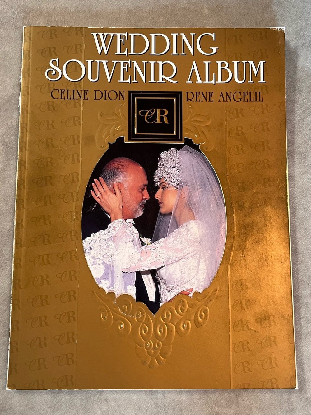 1994 "Wedding Souvenir Album" of Celine Dion & René Angélil

collectible